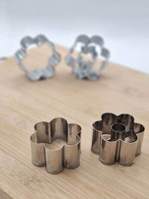 זוג חותכנים לעוגיות ריבה פרח 5 ס"מ