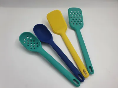 סט סיליקון חסין חום 4 חלקים 2 כפות ושני תרוודים