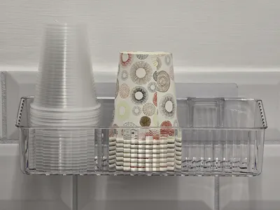 מדף אקרילי S מעוצב ללא קידוח כולל מדבקות 24 ס"מ