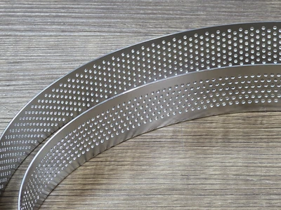 רינג/פורמה לטארט עגול מחורר נירוסטה 20/2.5 ס"מ