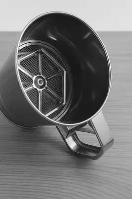 נפה/ מסננת לקמח אבקת סוכר ועוד... 12 ס"מ, מנגנון כפול