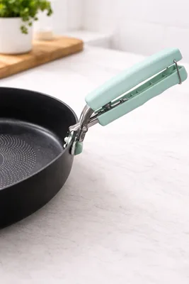 מלקחיים/צבת לאחיזה בכלים חמים ועוד...