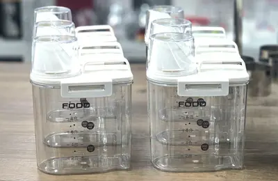 מבצע אשש 6 ב 100 מיכלים אקרילים 1.8 מ"ל כולל ידית ומכסה בהברגה