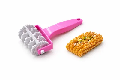 גלגלת לחיתוך שבקייה גודל חיתוך 7.5*6.5 ס"מ